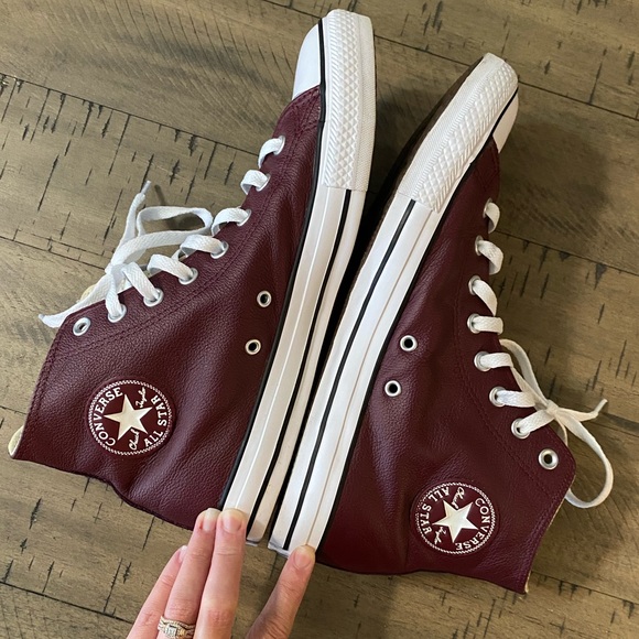 ⭐️ SOLD ⭐️ CONVERSE Leather Hi Top Sneakers M10 - Picture 6 of 10